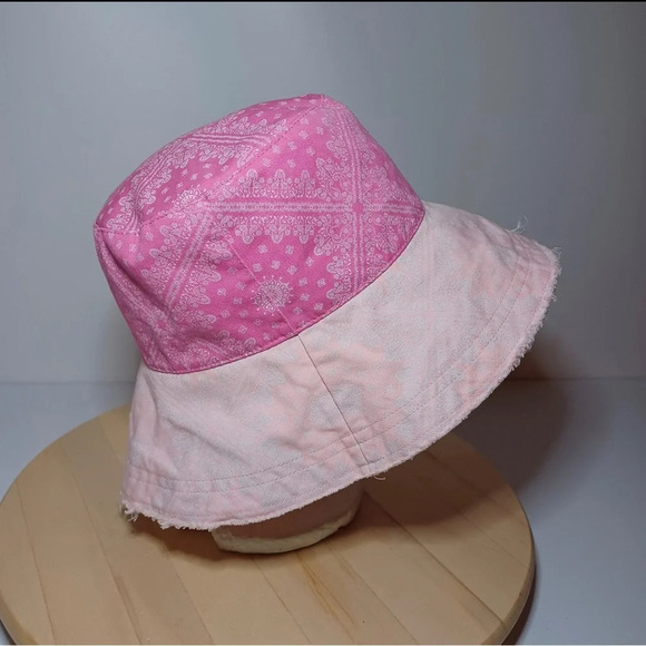 Free People Designer Bucket Hat Cotton Pink Paisley One Size - Picture 1 of 6